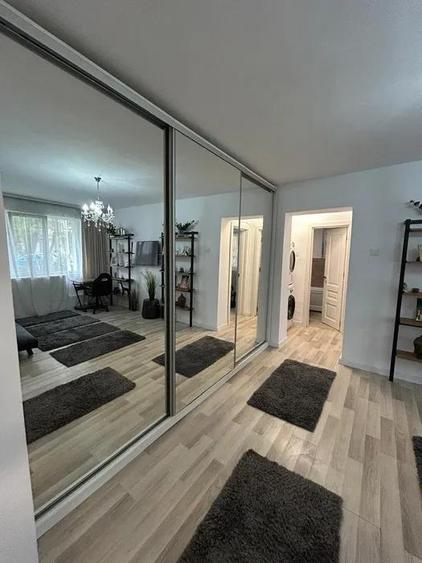 Apartament cu 2 camere semidecomandat, mobilat în Podu Roș