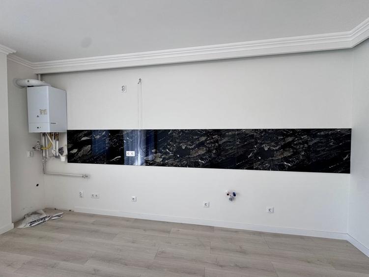 Apartament cu 3 camere semidecomandat în Sud