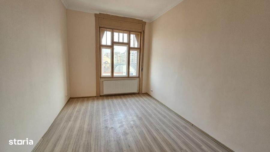 Apartament cu 4 camere în Central