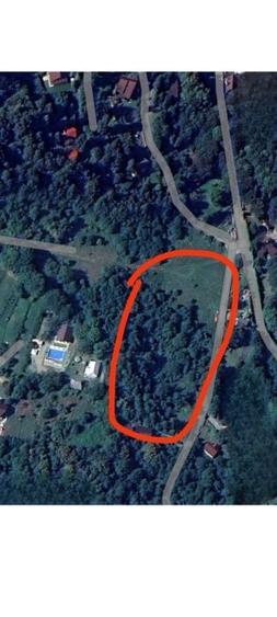 Teren de 8000 mp, în Central