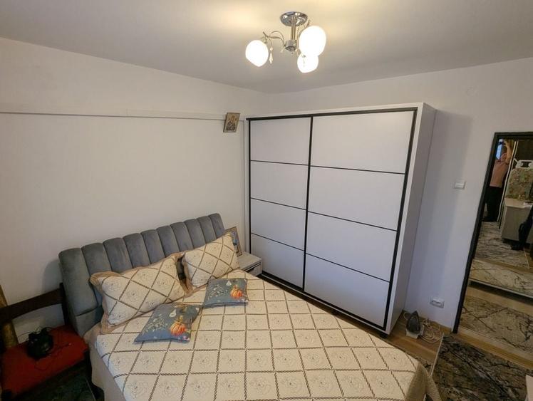 Apartament cu 3 camere decomandat în Alexandru cel Bun