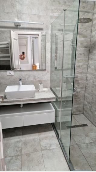 Apartament cu 2 camere semidecomandat în Ostroveni