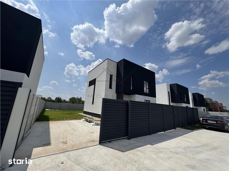 Casă cu 4 camere cu Teren 425 Mp în Olteni