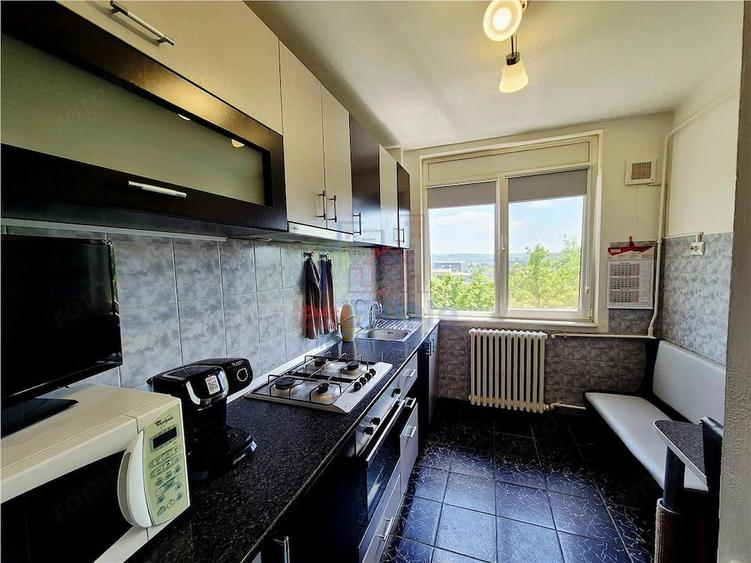 Apartament cu 3 camere în Filiași