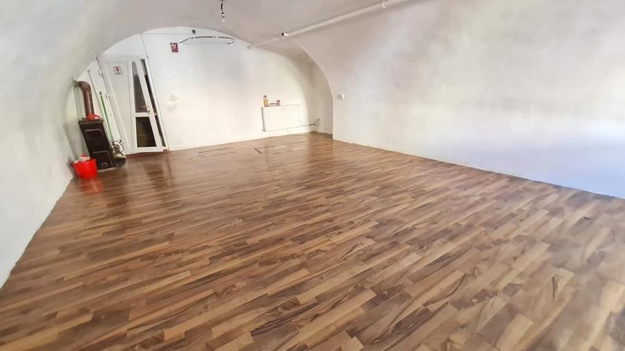 Spațiu comercial, de 40 mp, în Orașul de Jos