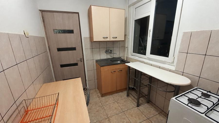 Apartament cu 2 camere decomandat, mobilat în Eroii Revoluției