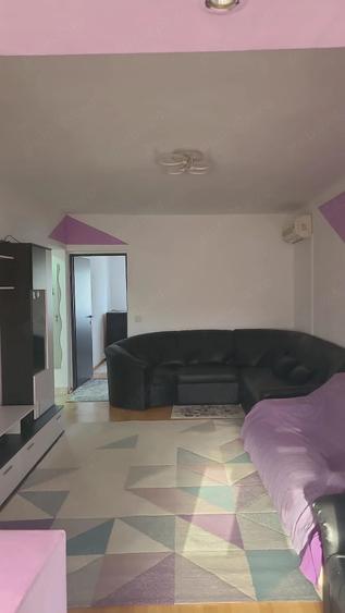 Apartament cu 2 camere semidecomandat în 1 Decembrie