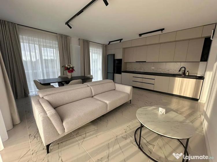 Apartament cu 3 camere semidecomandat în Copou