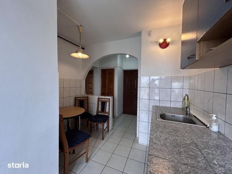 Apartament cu 2 camere decomandat în Intim