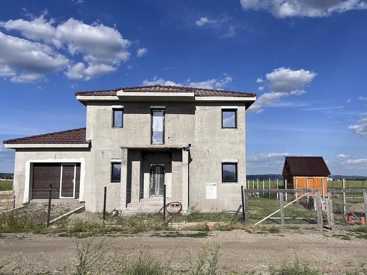 Casă cu Teren 600 Mp în Central
