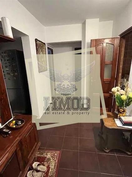 Apartament cu 3 camere decomandat, mobilat în Vasile Aaron
