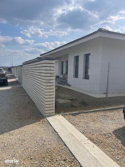 Casă cu 3 camere cu Teren 447 Mp în Podgoria