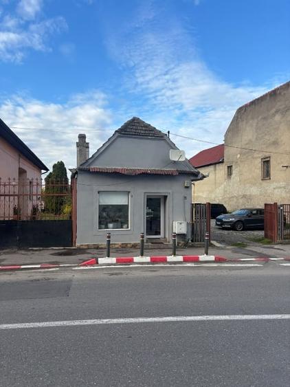 Casă individuală cu 3 camere cu Canalizare în Exterior Est