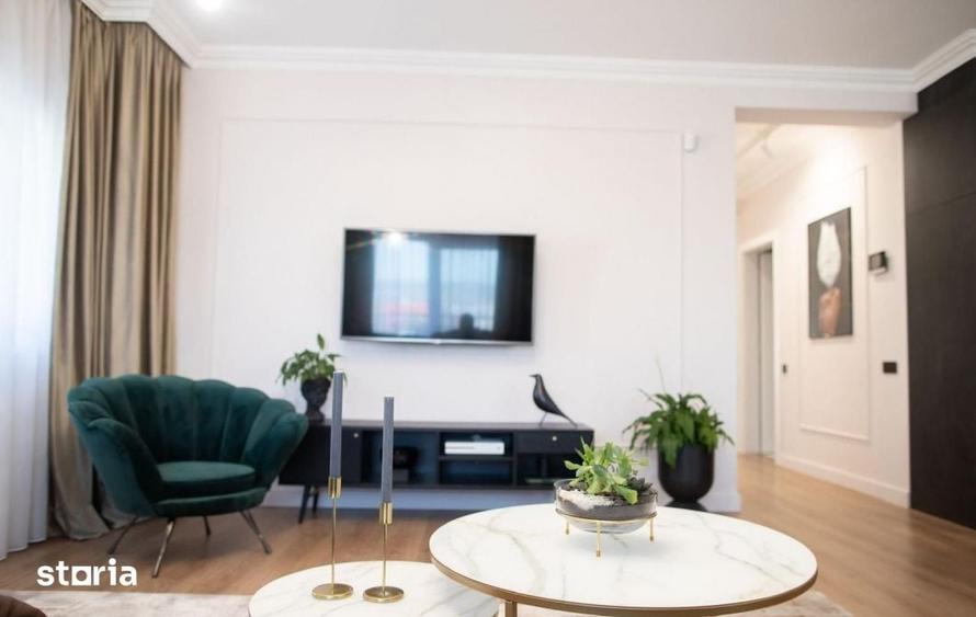 Apartament cu 3 camere semidecomandat în Ciupercenii Noi