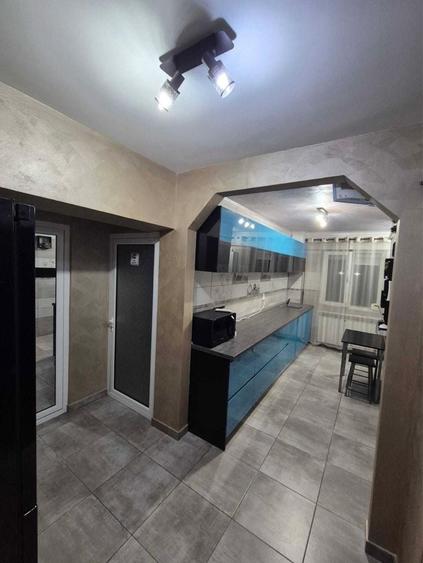 Apartament cu 2 camere decomandat în Viziru 3
