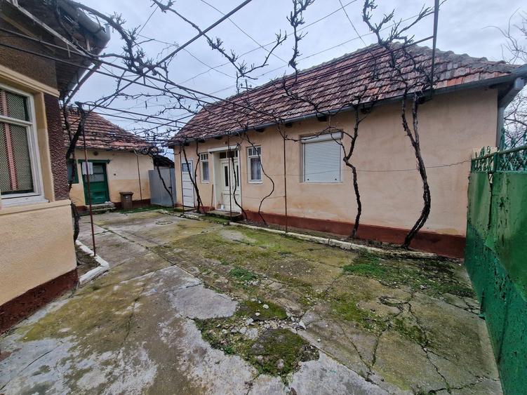 Casă cu 4 camere în Șomoșcheș
