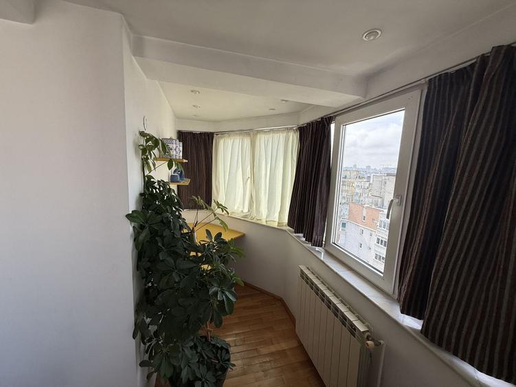 Apartament cu 3 camere decomandat, mobilat în Faleza Nord