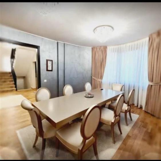 Casă individuală cu 7 camere cu Teren 800 Mp în Pantelimon