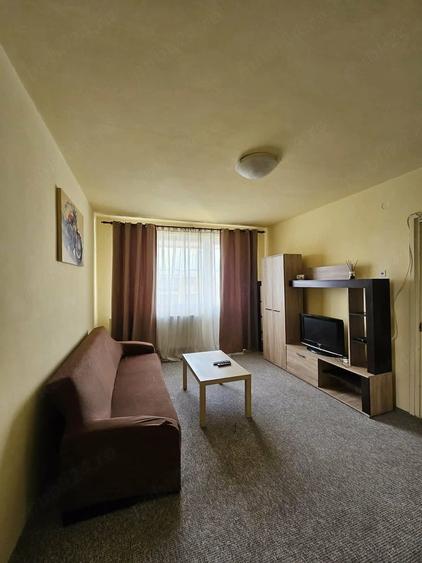Apartament cu 2 camere semidecomandat în Grivița