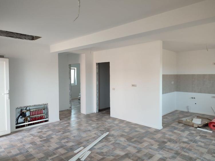 Casă individuală cu 3 camere cu Canalizare în Sânandrei