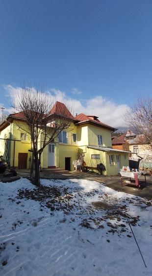 Casă cu 3 camere în Poiana Țapului