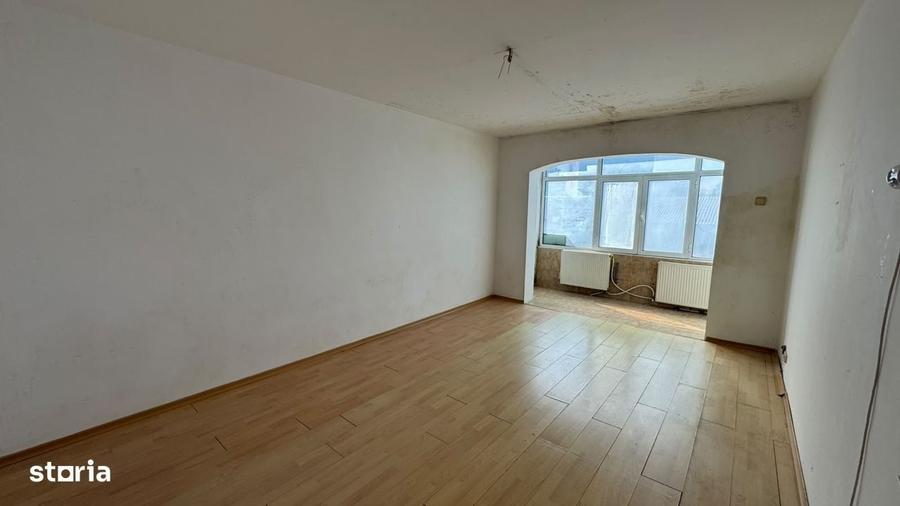 Apartament cu 3 camere decomandat în Alecu Russo