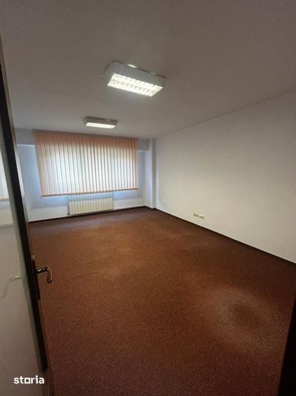 Apartament cu 4 camere în Republicii