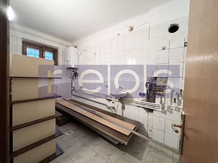 Apartament cu 3 camere semidecomandat în Primăverii