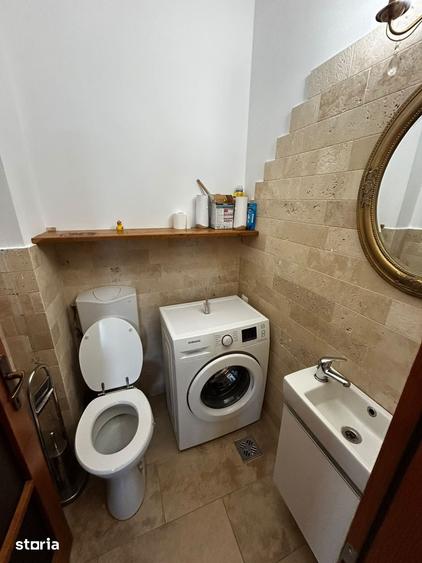 Apartament cu 3 camere semidecomandat în Central