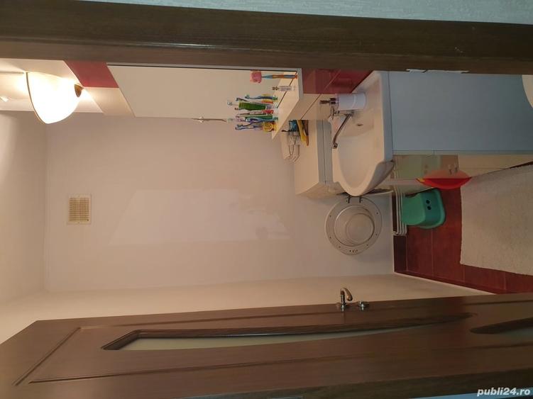 Apartament cu 5 camere decomandat în Găvana