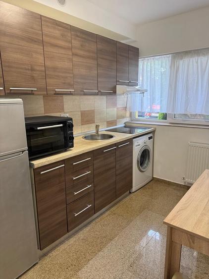 Apartament cu 2 camere decomandat în Exterior Vest