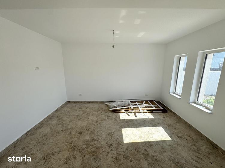 Casă cu 4 camere cu Teren 500 Mp în Miroslava