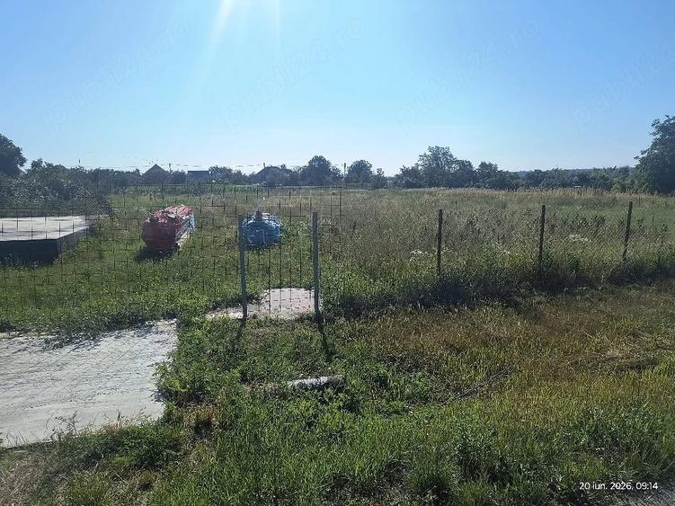 Teren de 1000 mp, în Bazoș