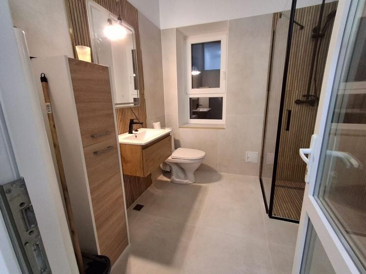 Apartament cu 3 camere decomandat, mobilat în Trei Stejari