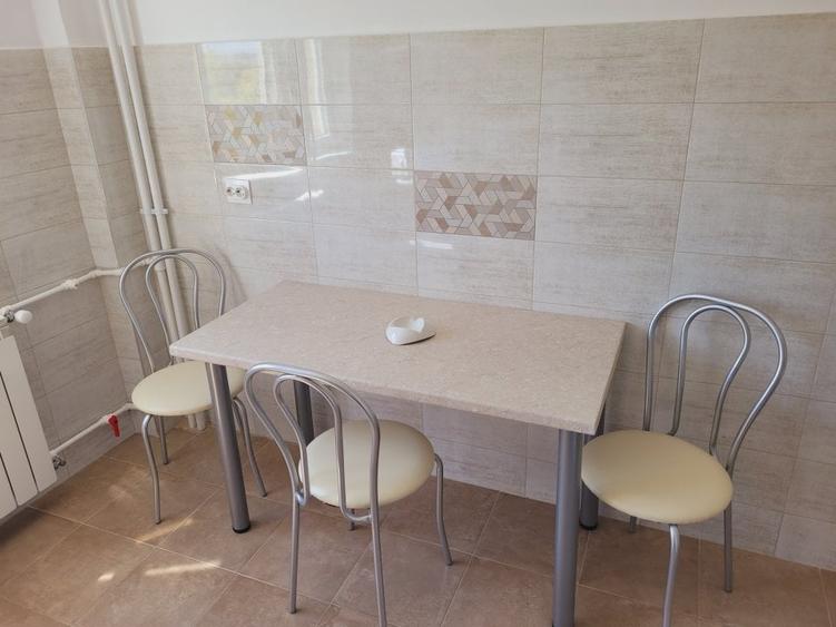 Apartament cu 3 camere decomandat în Politehnica