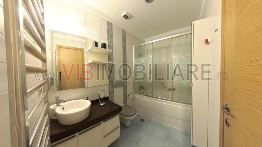 Apartament cu 2 camere semidecomandat, mobilat în Tei