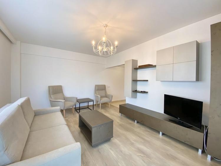 Apartament cu 2 camere semidecomandat, mobilat în Zorilor
