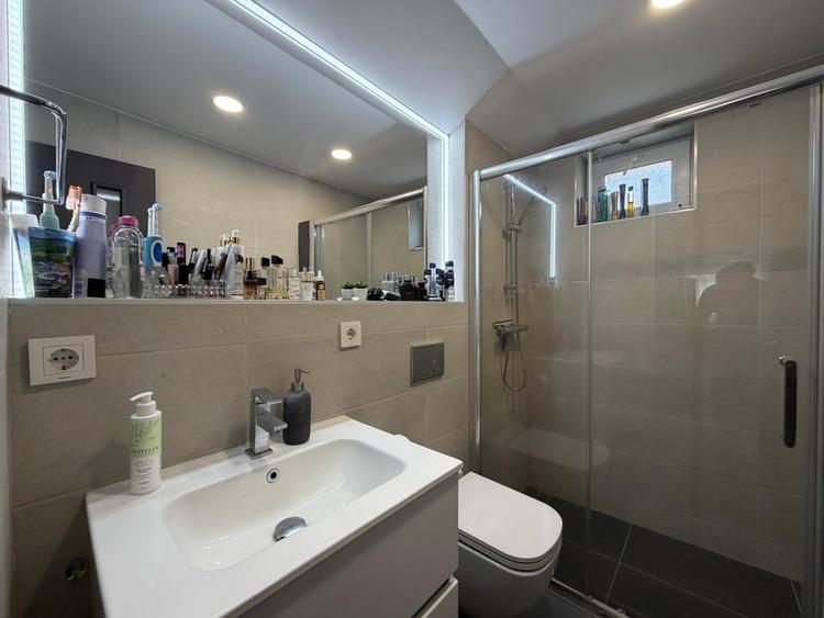 Casă individuală cu 4 camere cu Canalizare în Central