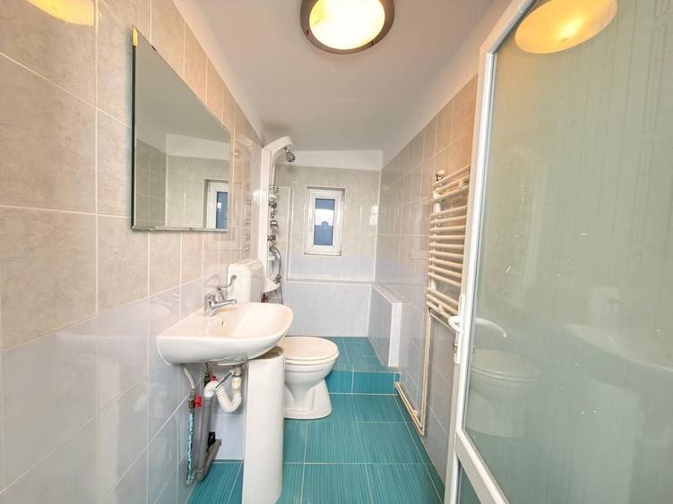 Casă individuală cu 4 camere cu Canalizare în Buturugeni