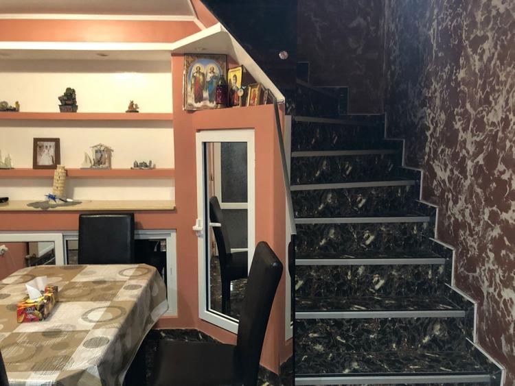 Casă individuală cu 4 camere cu Canalizare în Chercea