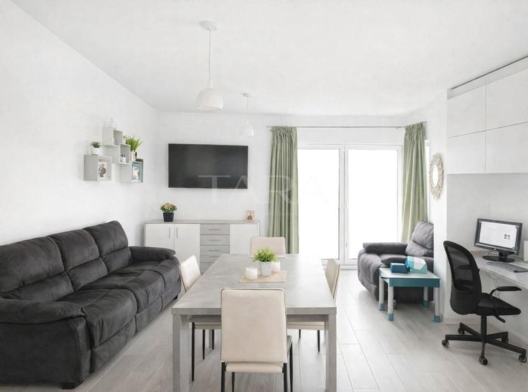 Apartament cu 3 camere decomandat, mobilat în Bună Ziua