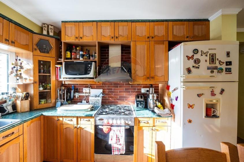 Apartament cu 3 camere de vânzare în Centrul orașului Câmpulung - 12