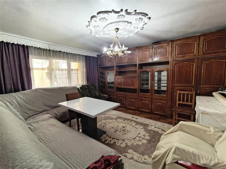 Apartament cu 3 camere decomandat, mobilat în Burdujeni