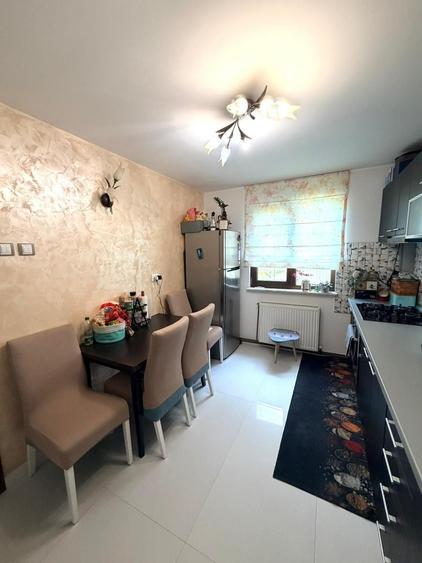 Casă cu 4 camere în Geamăna