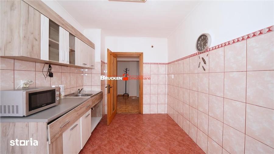 Apartament cu 3 camere decomandat în Decebal