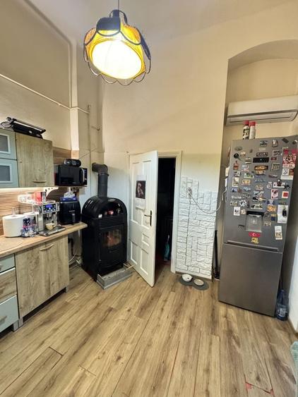 Apartament cu 4 camere semidecomandat în Central
