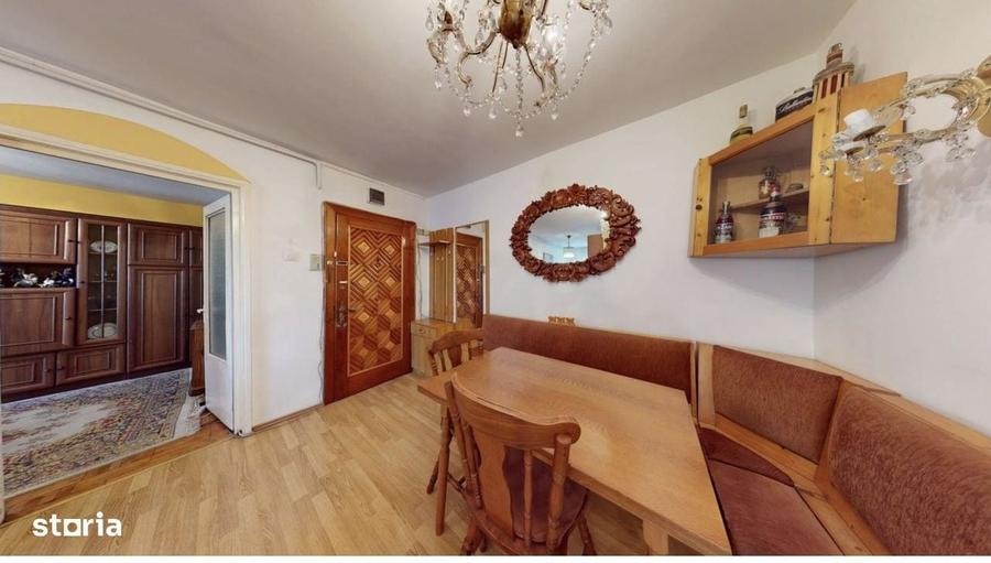 Apartament cu 3 camere decomandat în Vasile Aaron