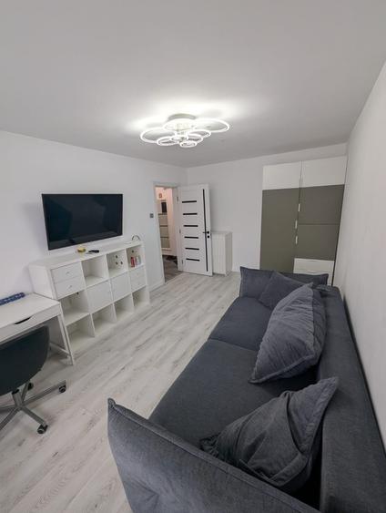 Apartament cu 2 camere decomandat, mobilat în Titan