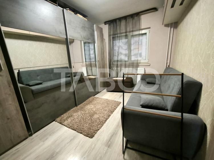 Apartament cu 3 camere decomandat, mobilat în Între Lacuri