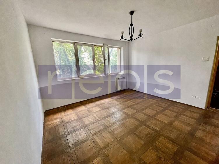 Apartament cu 3 camere semidecomandat în Gara de Nord